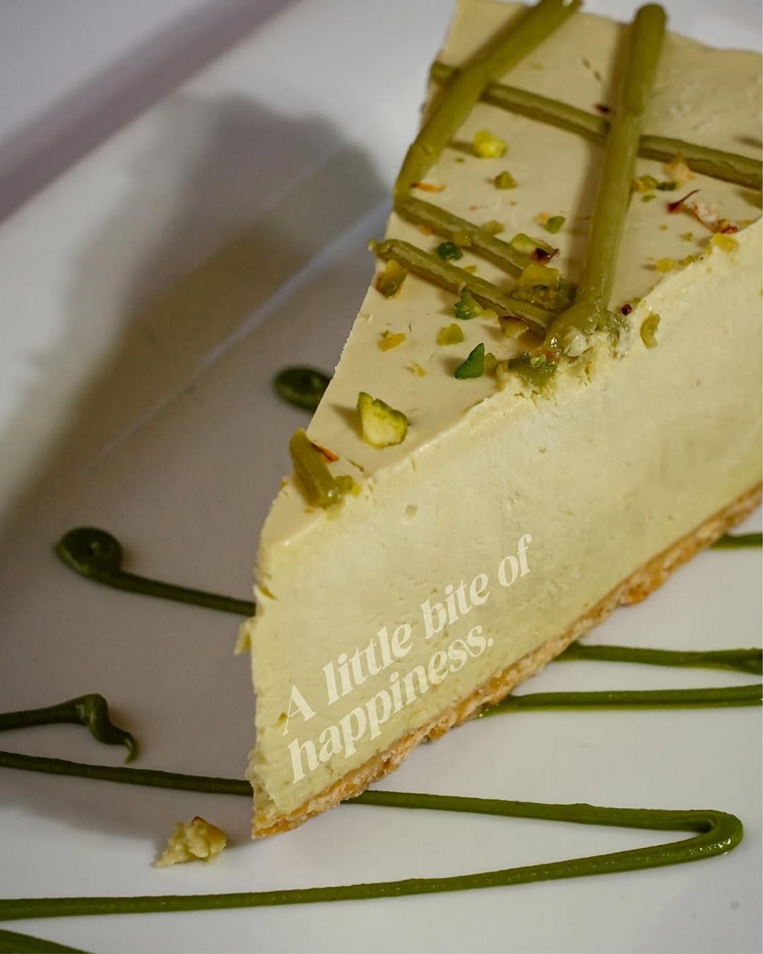 a little bite of happiness!🔥creamy, dreamy, pistachio perfection#desserttime #pistachiolovers #